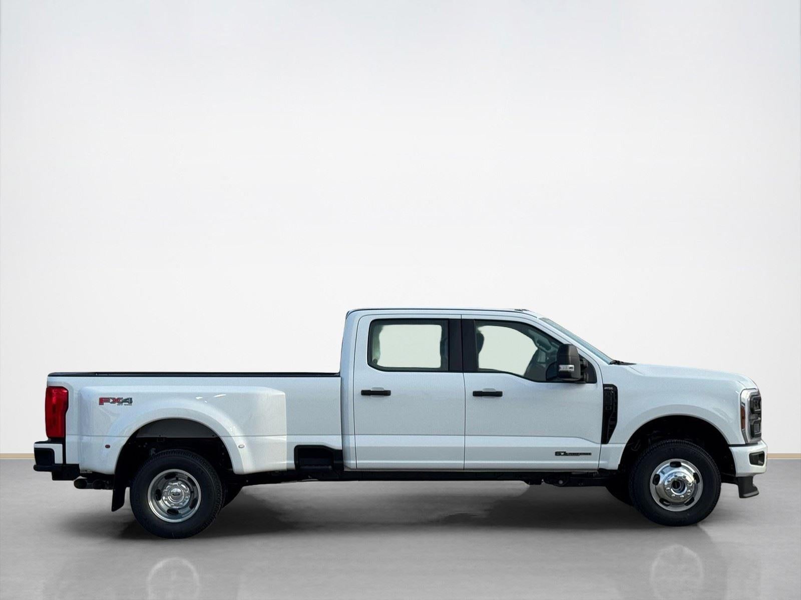 2026 Ford Super Duty F-350 DRW XL