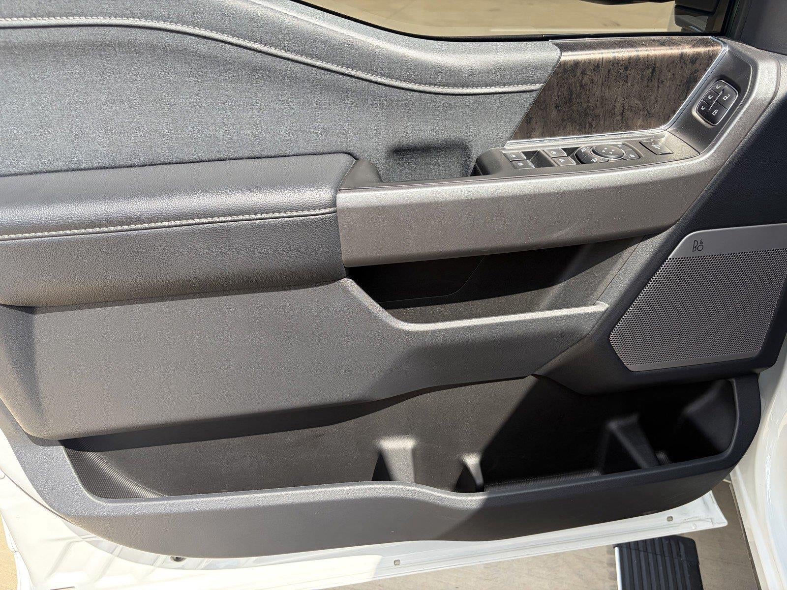 2025 Ford Super Duty F-350 Drw LARIAT