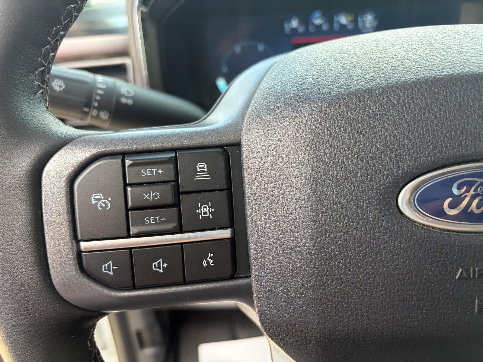 2025 Ford Super Duty F-350 Drw LARIAT