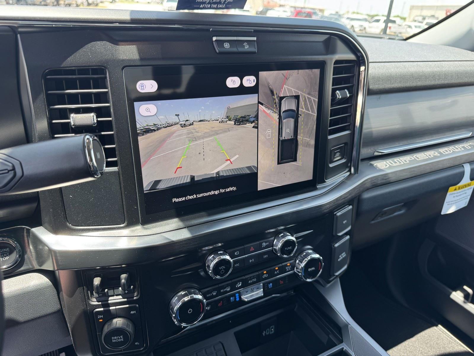 2026 Ford Super Duty F-350 DRW LARIAT