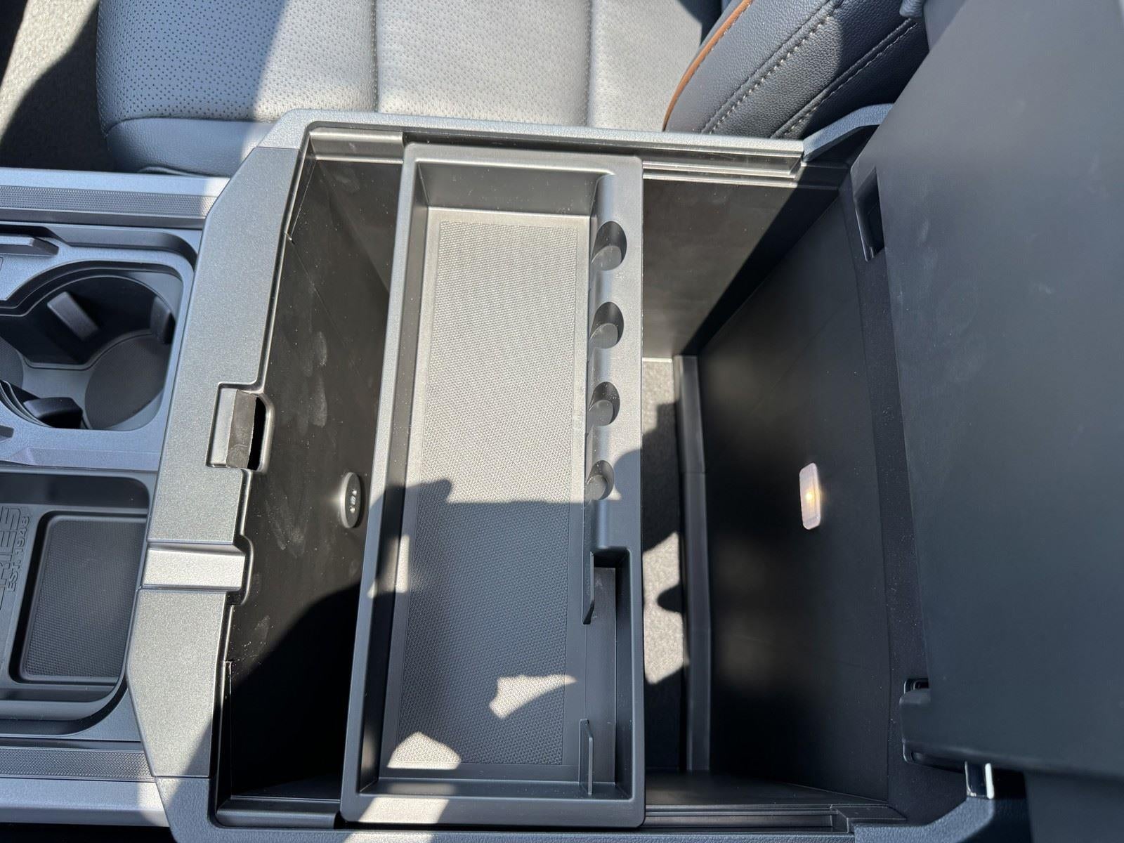 2026 Ford Super Duty F-350 DRW LARIAT