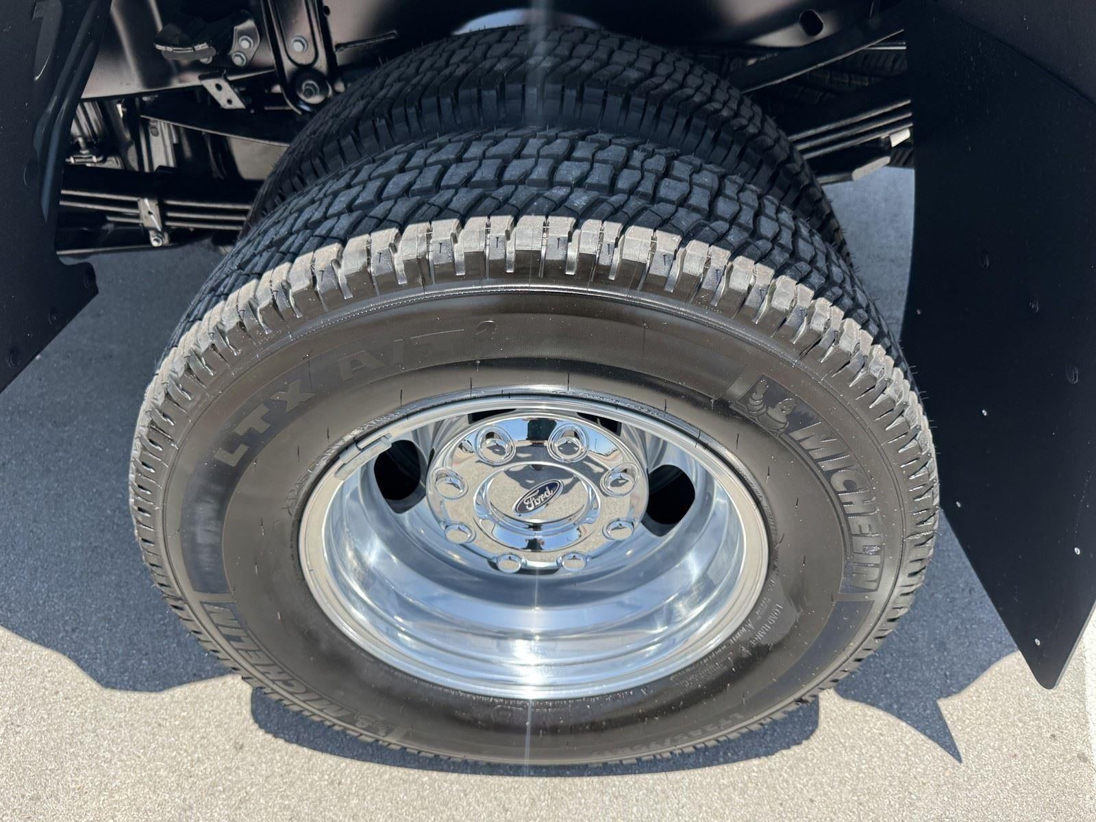 2026 Ford Super Duty F-350 DRW LARIAT