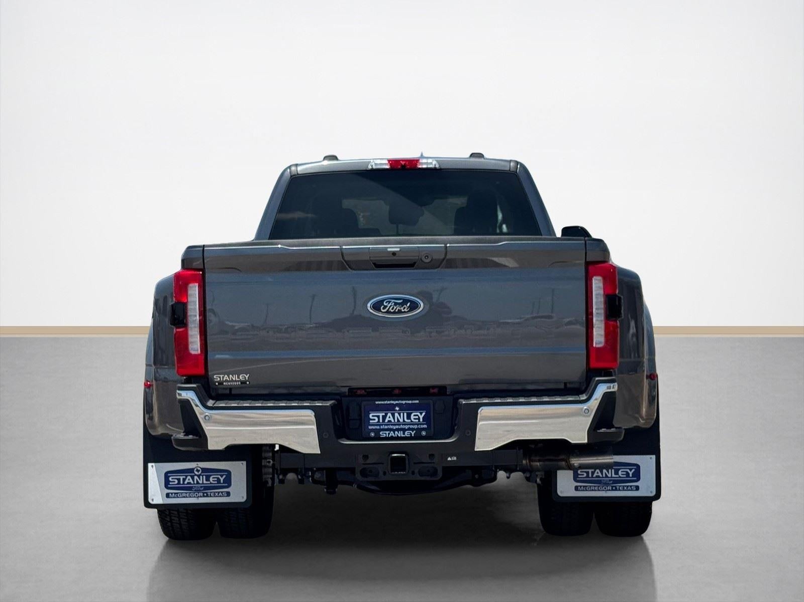 2026 Ford Super Duty F-350 DRW LARIAT