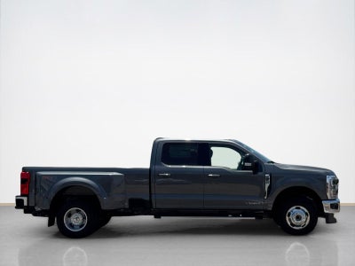 2026 Ford Super Duty F-350 DRW LARIAT