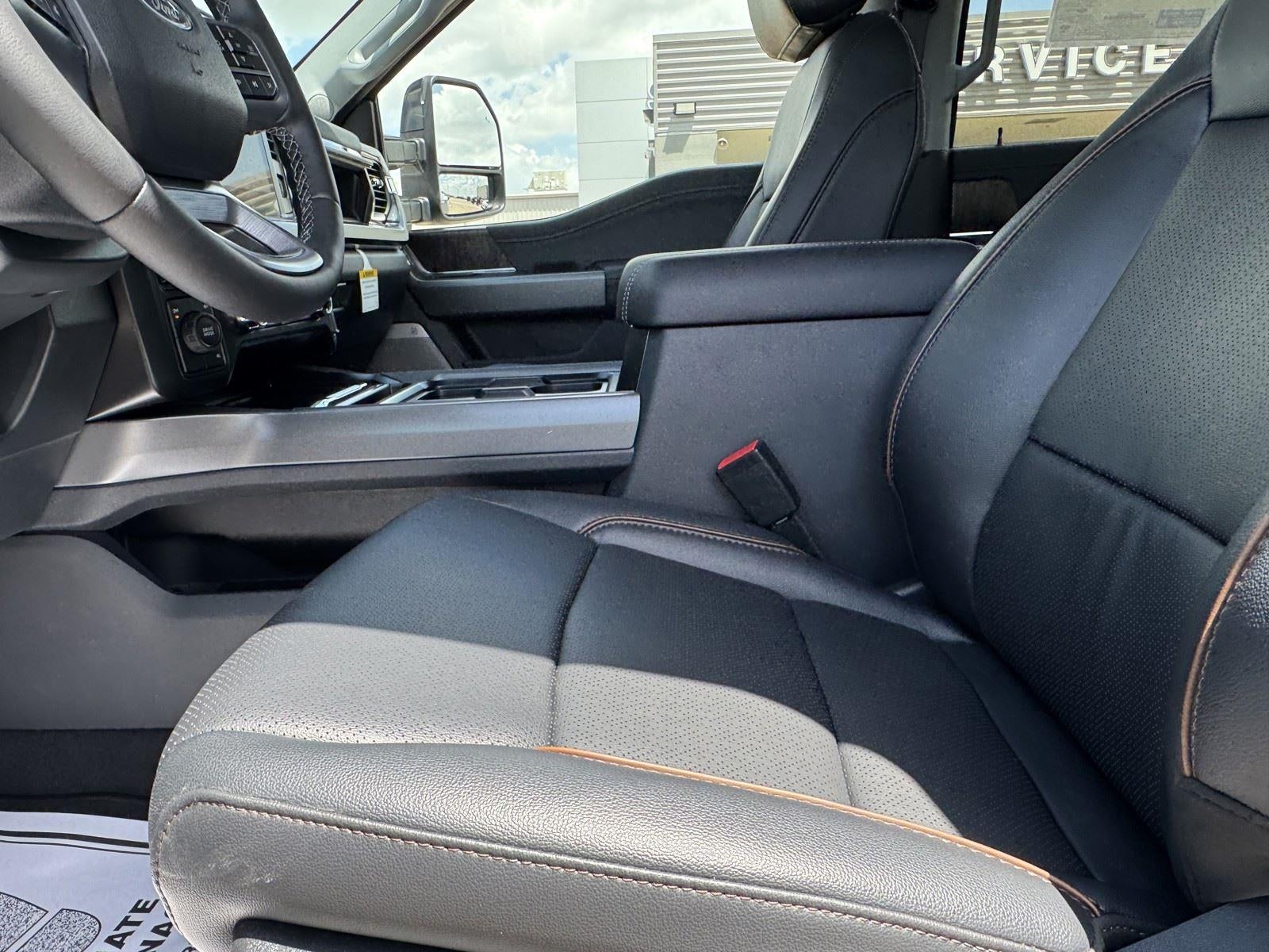 2026 Ford Super Duty F-350 DRW LARIAT