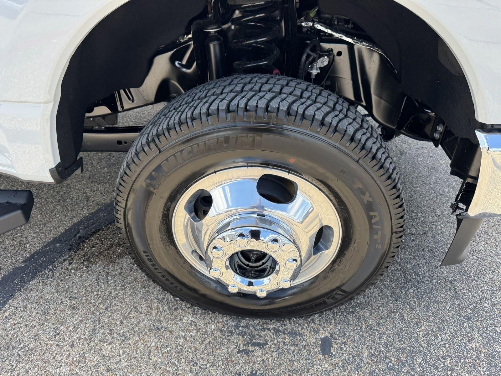 2026 Ford Super Duty F-350 DRW LARIAT