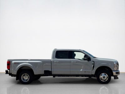 2026 Ford Super Duty F-350 DRW LARIAT