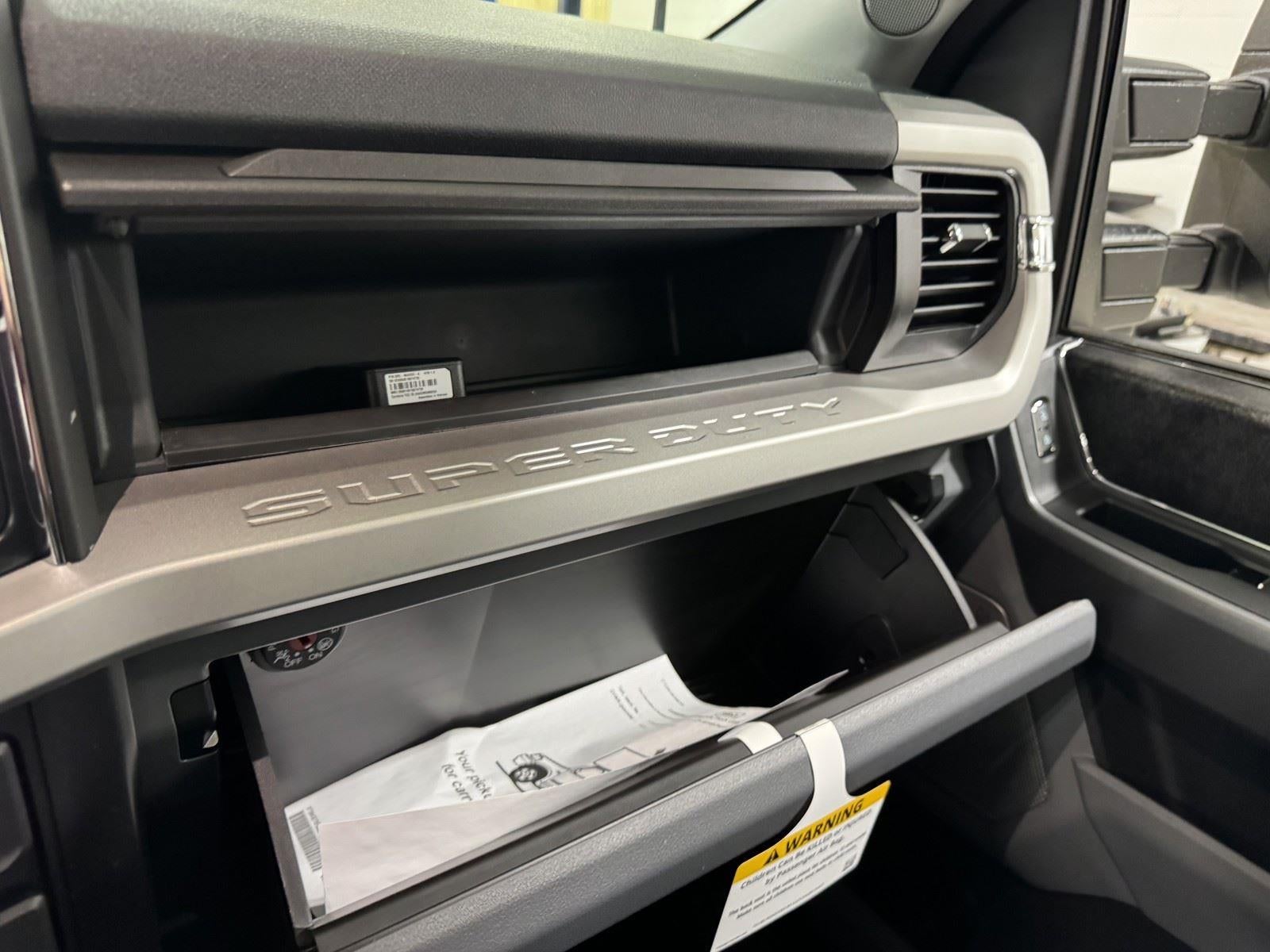 2026 Ford Super Duty F-350 DRW LARIAT