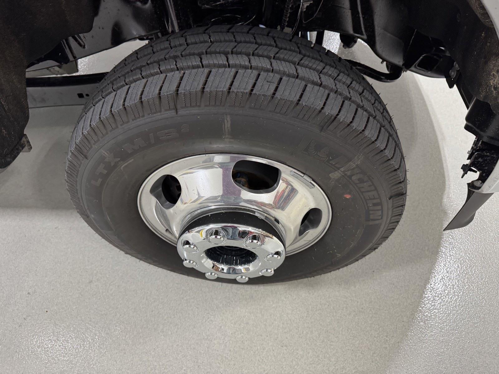 2026 Ford Super Duty F-350 DRW LARIAT