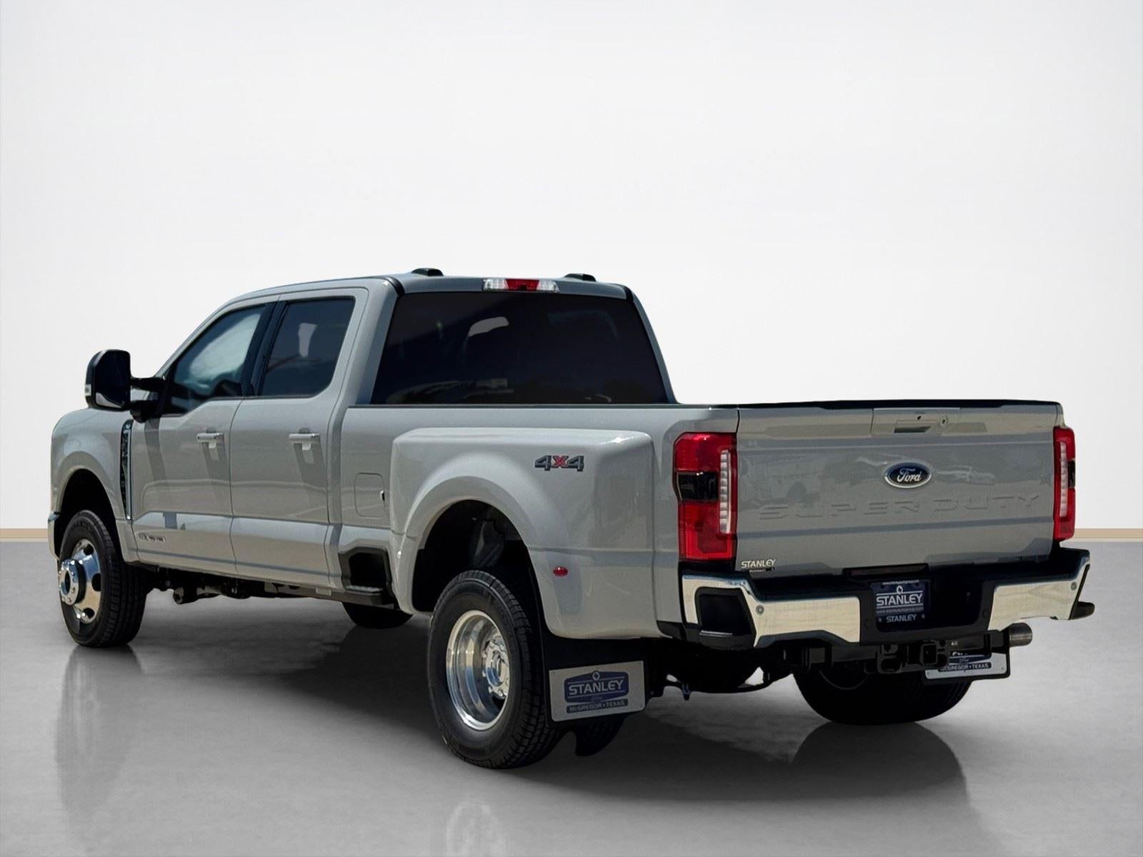 2026 Ford Super Duty F-350 DRW LARIAT