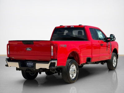 2027 Ford Super Duty F-350 SRW XLT