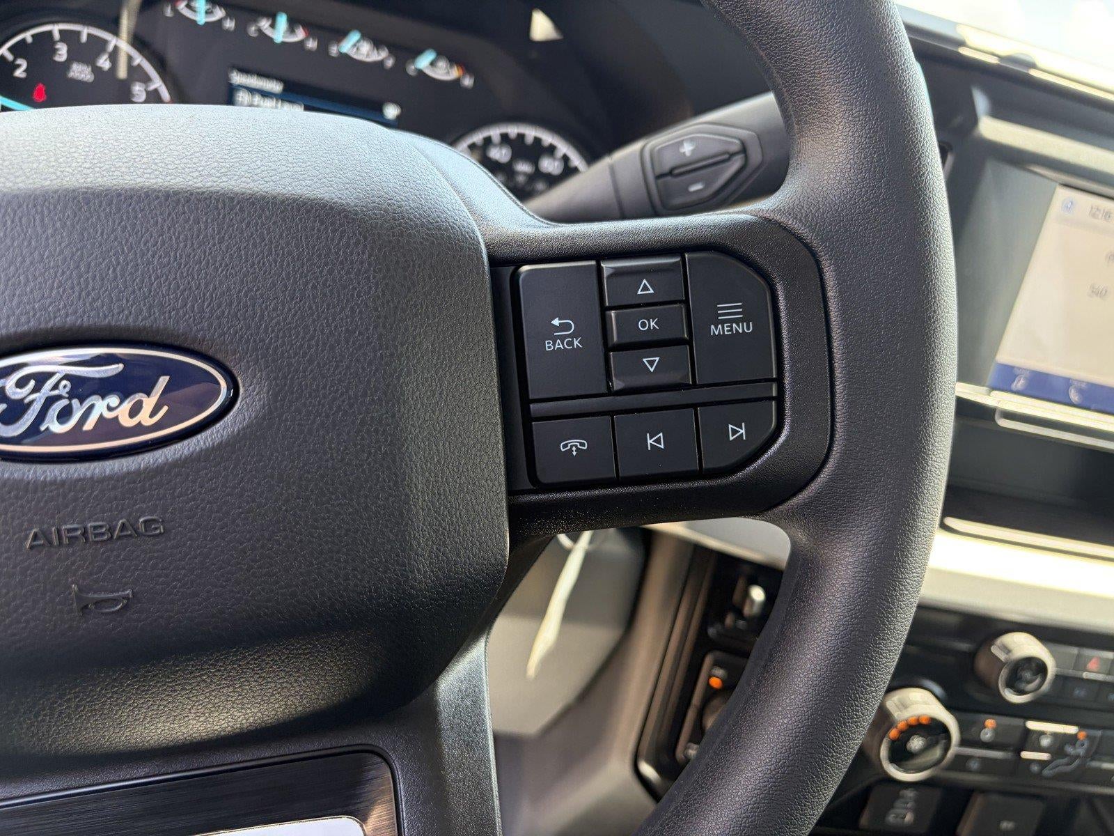 2027 Ford Super Duty F-350 SRW XLT
