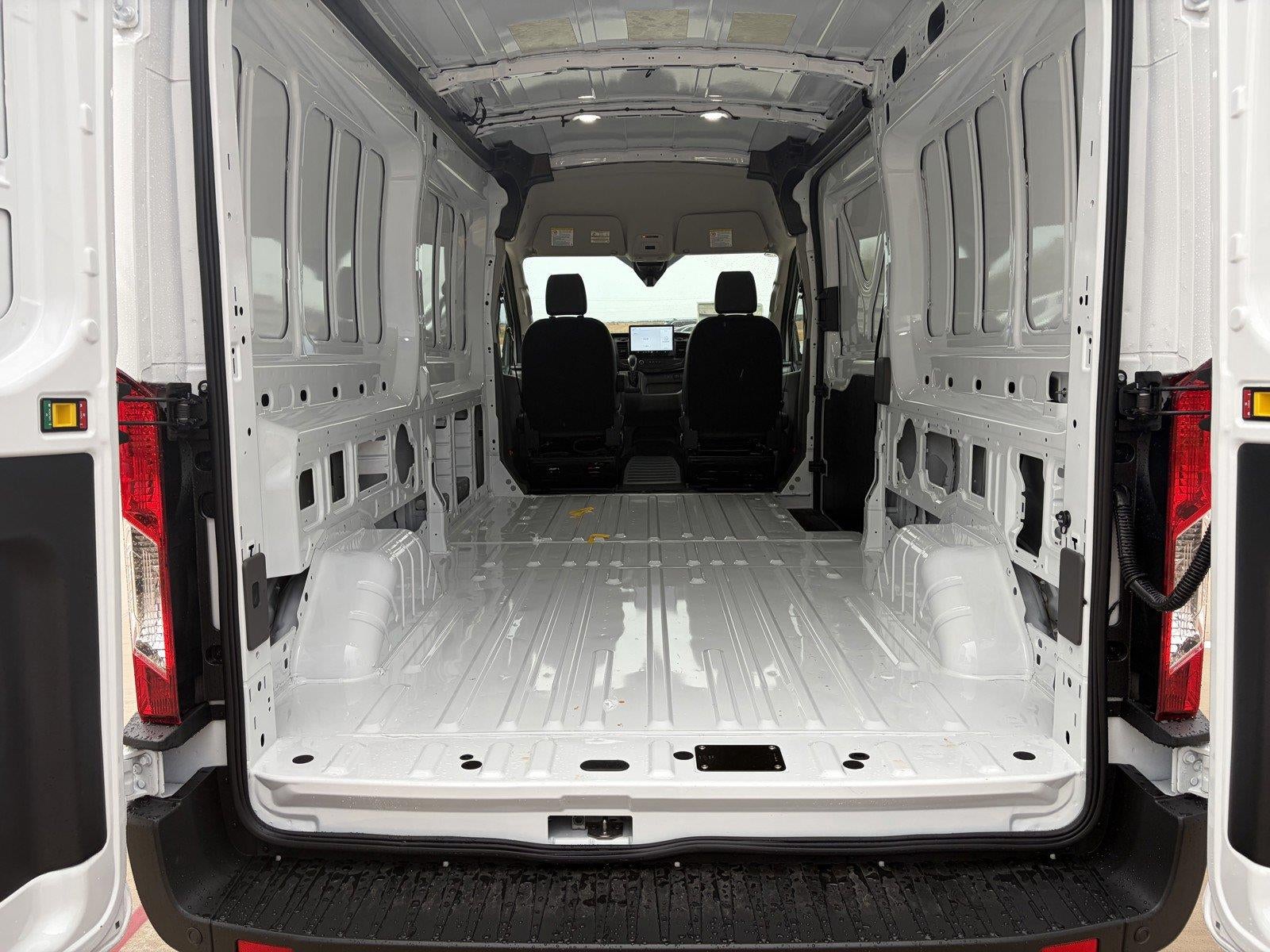 2027 Ford Transit Cargo Van T-250 148 MED RF 9150 GV