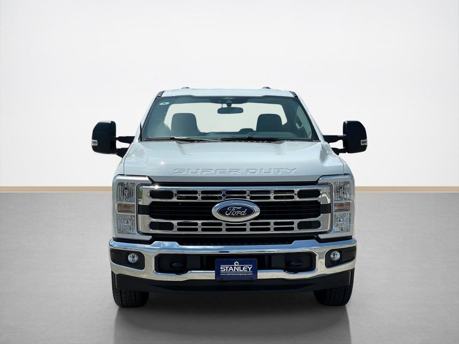 2026 Ford Super Duty F-350 SRW XLT