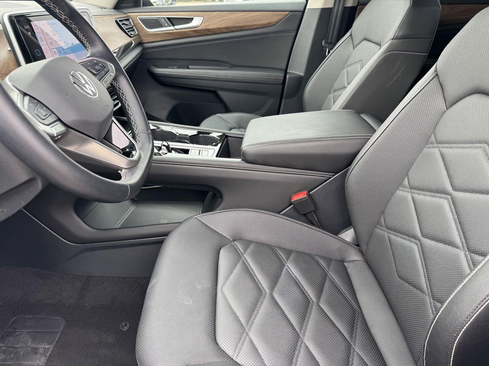 2025 Volkswagen Atlas 2.0T SE w/Technology