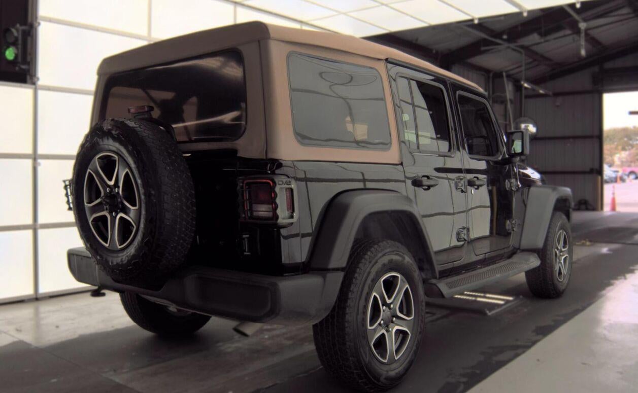 2020 Jeep Wrangler Unlimited Black and Tan