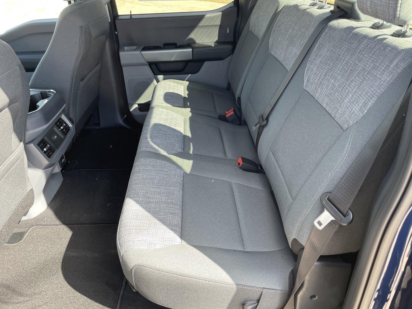 2027 Ford Super Duty F-350 Srw XLT