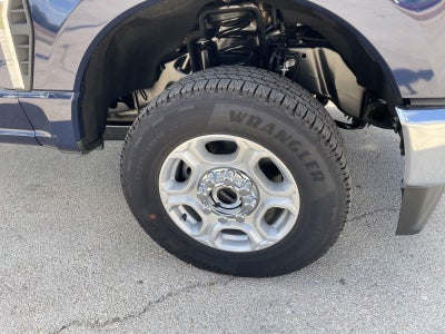 2027 Ford Super Duty F-350 SRW XLT