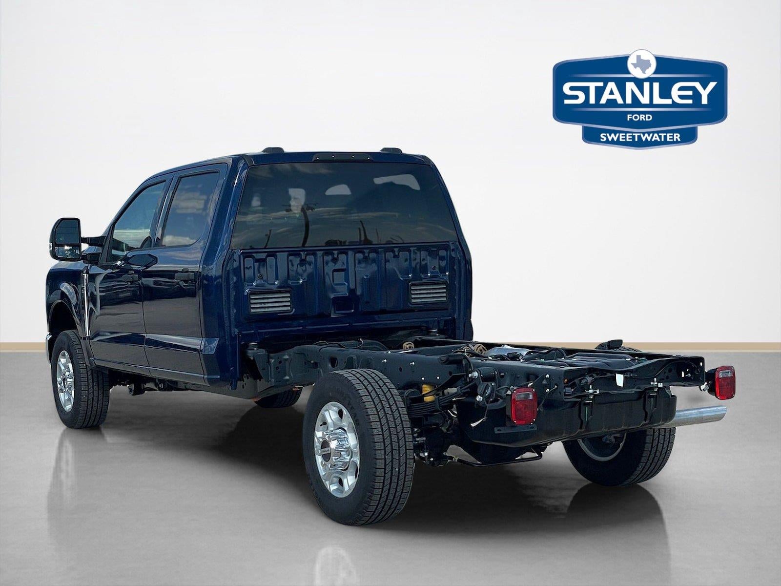 2027 Ford Super Duty F-350 Srw XLT