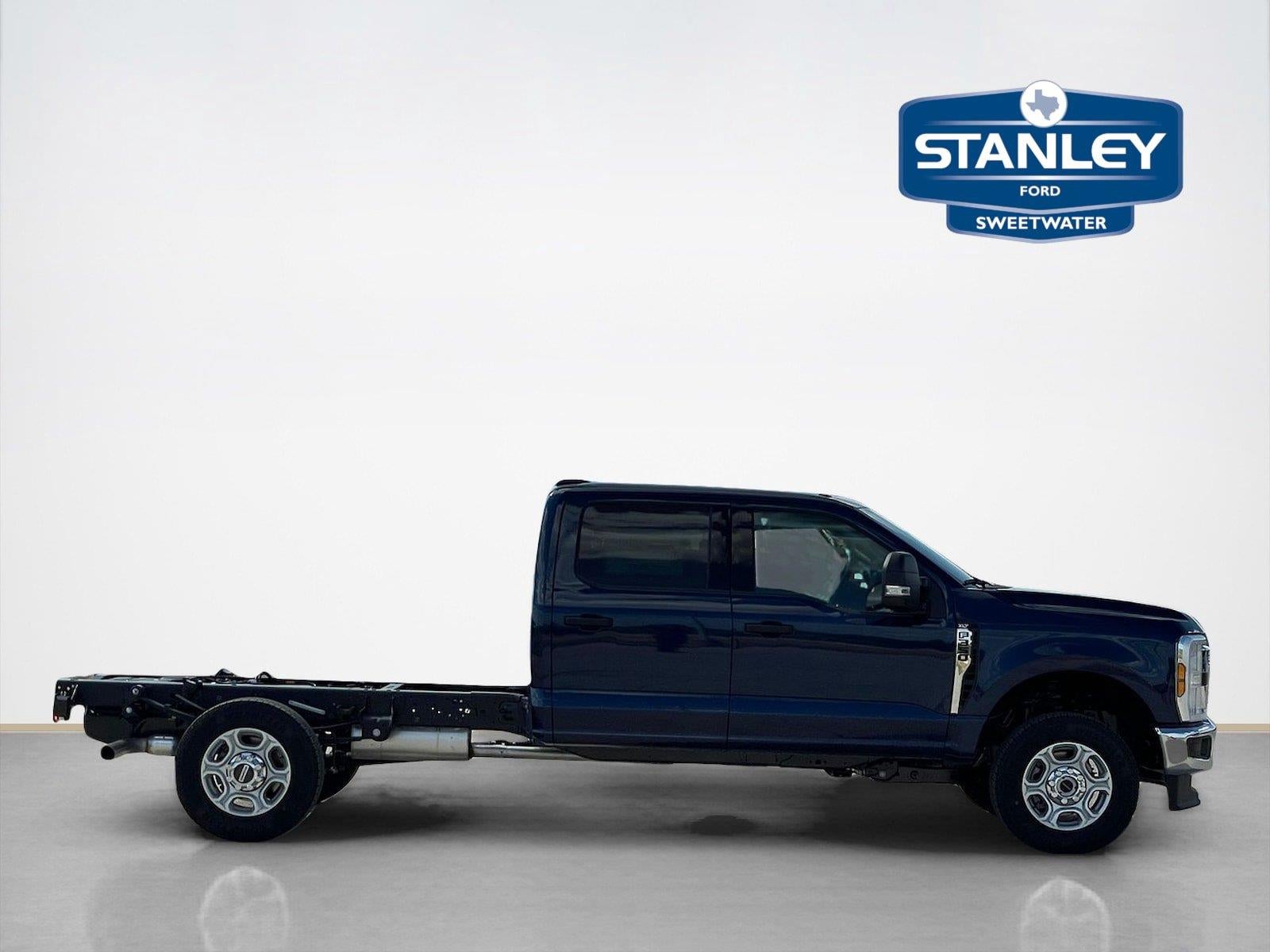 2027 Ford Super Duty F-350 Srw XLT