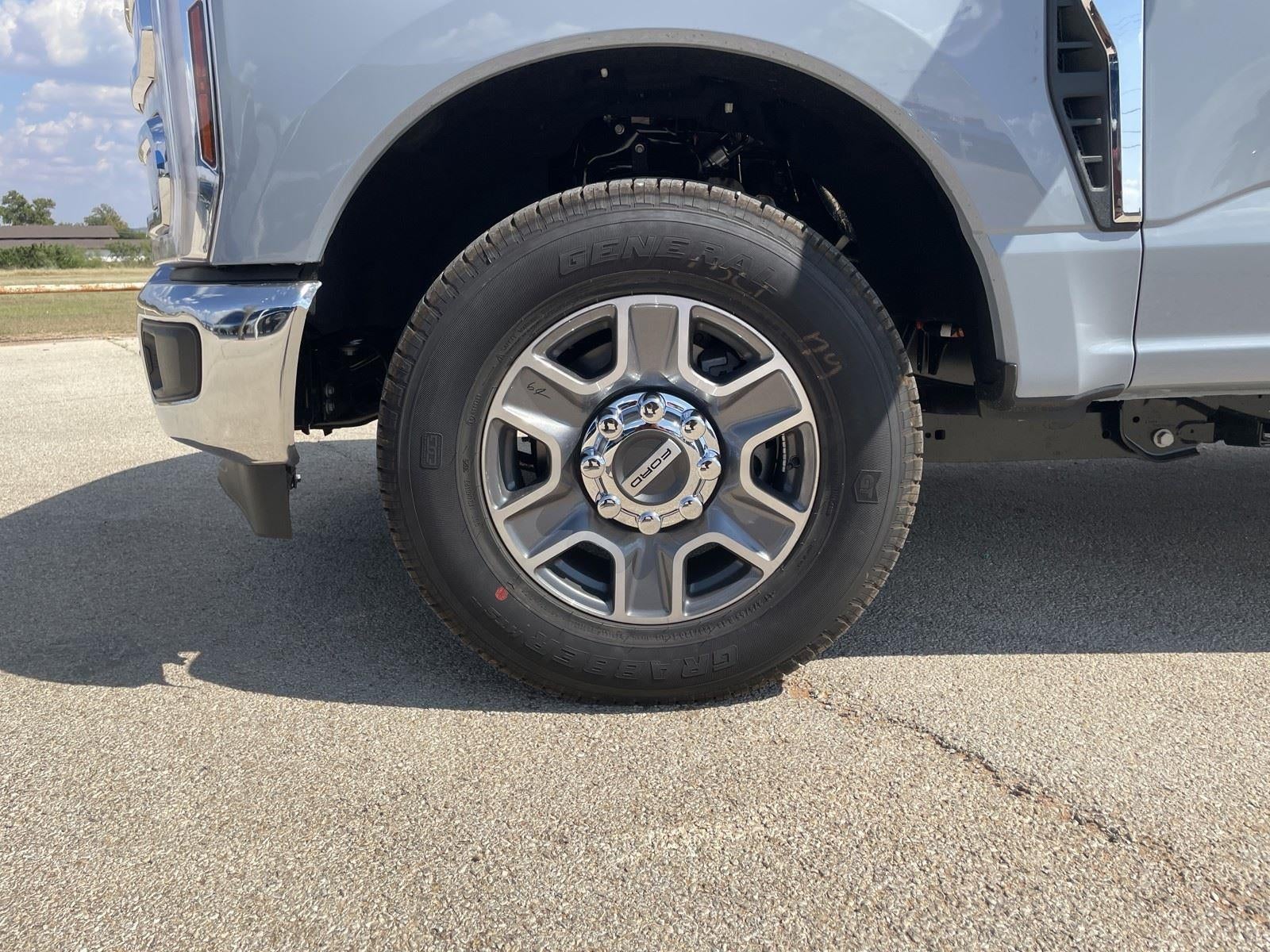 2026 Ford Super Duty F-350 SRW LARIAT