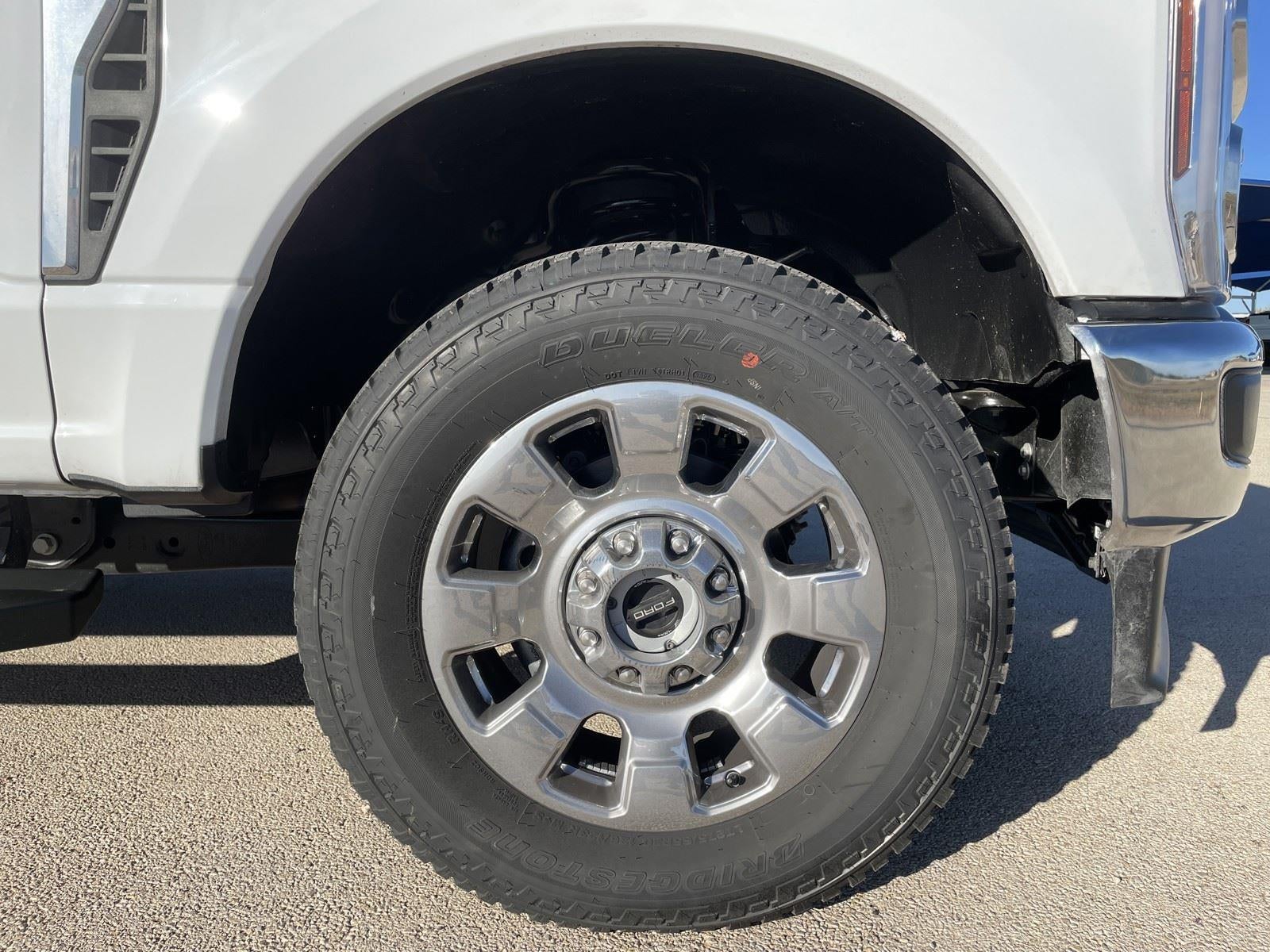 2026 Ford Super Duty F-350 SRW LARIAT