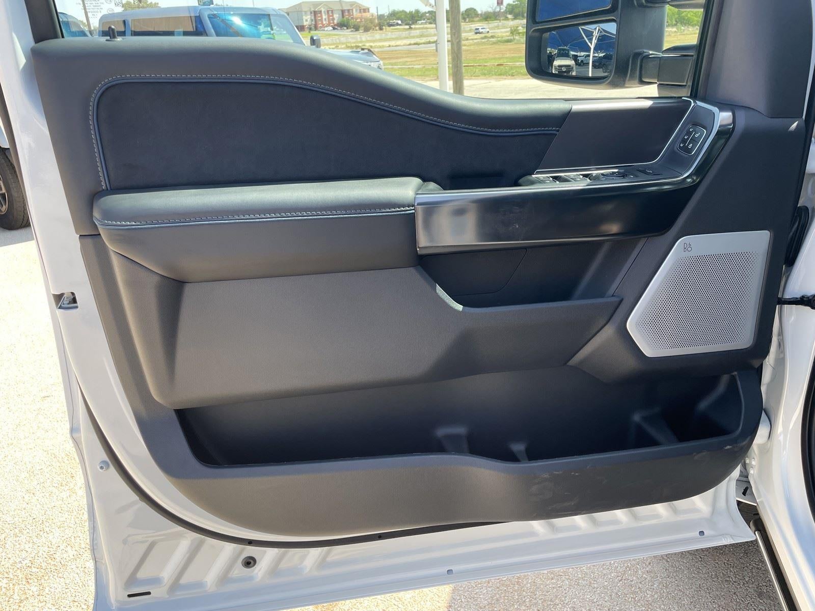 2026 Ford Super Duty F-350 SRW Platinum