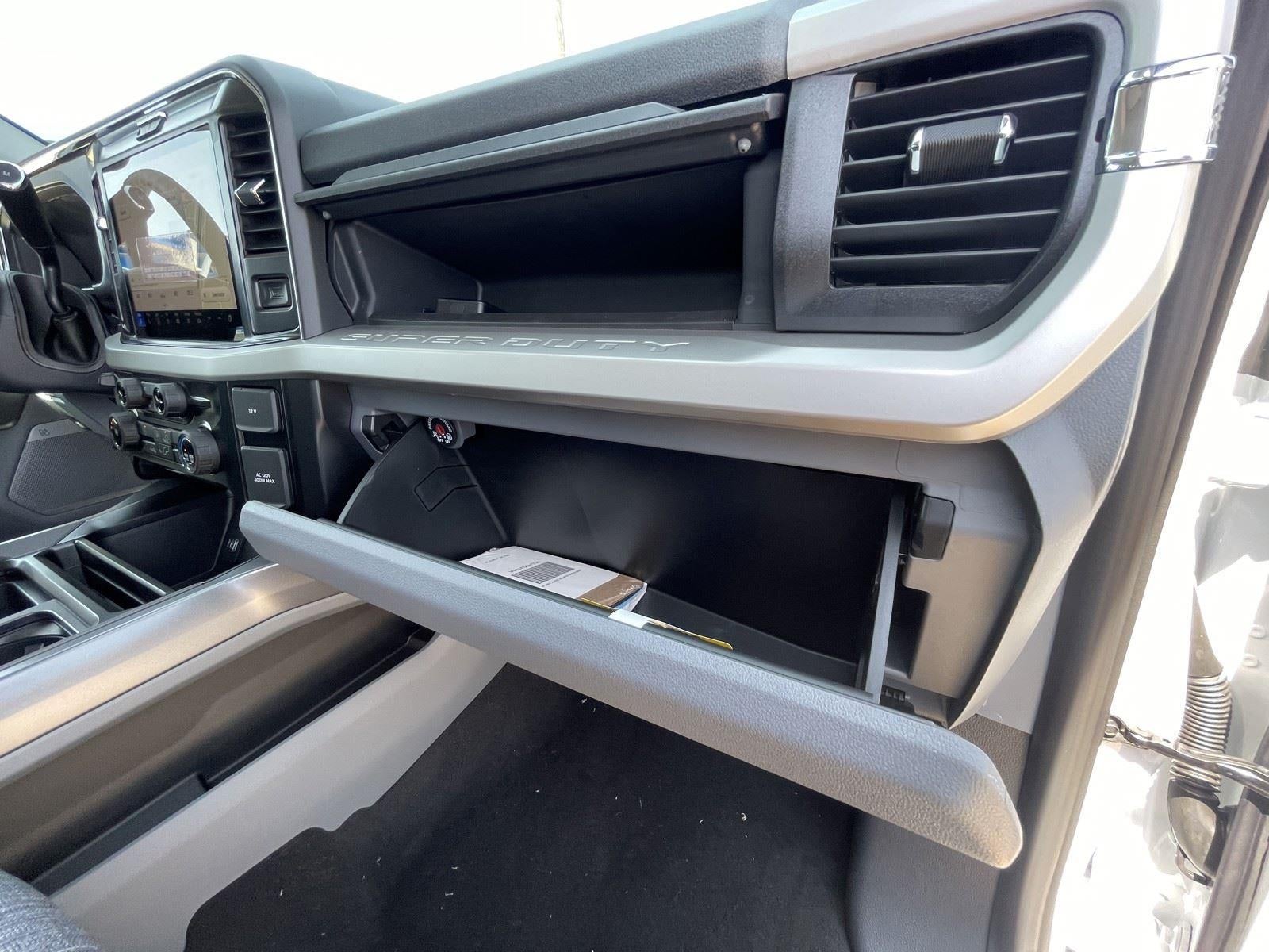 2026 Ford Super Duty F-350 SRW XLT
