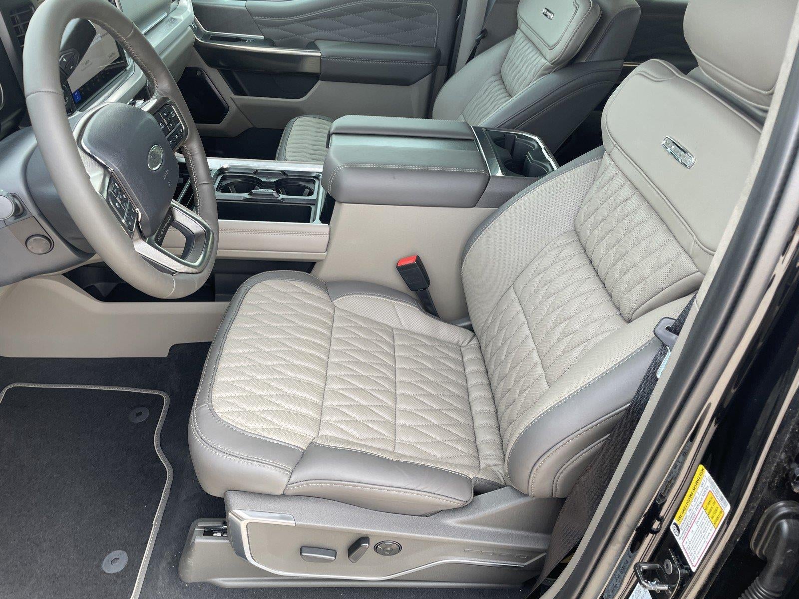 2026 Ford Super Duty F-350 DRW Platinum