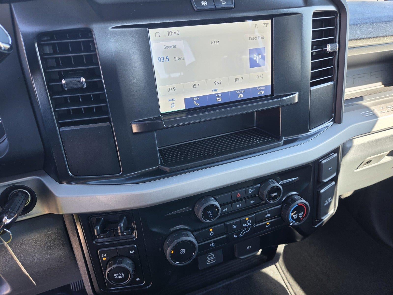 2027 Ford Super Duty F-350 DRW XL