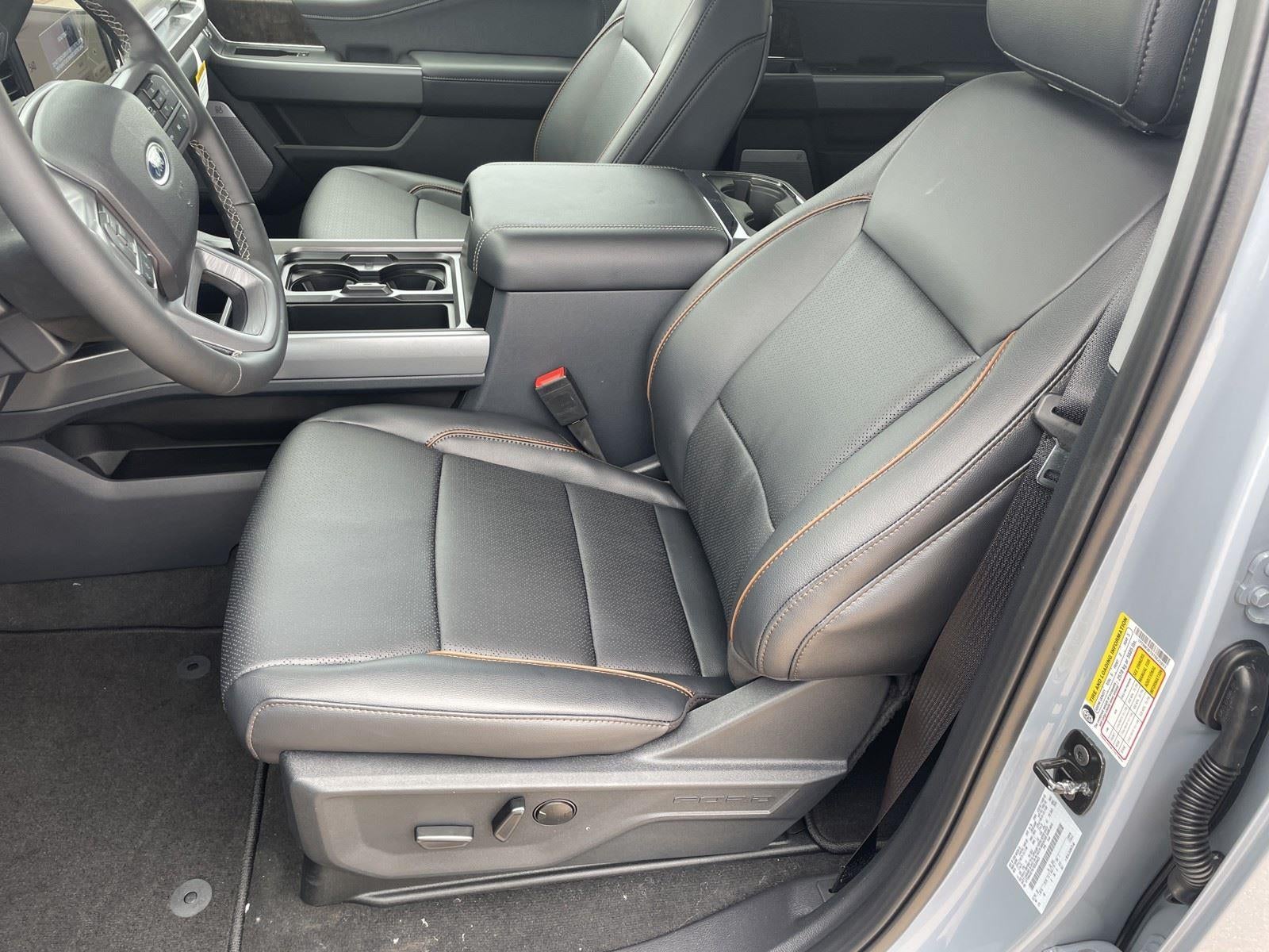 2026 Ford Super Duty F-350 DRW LARIAT