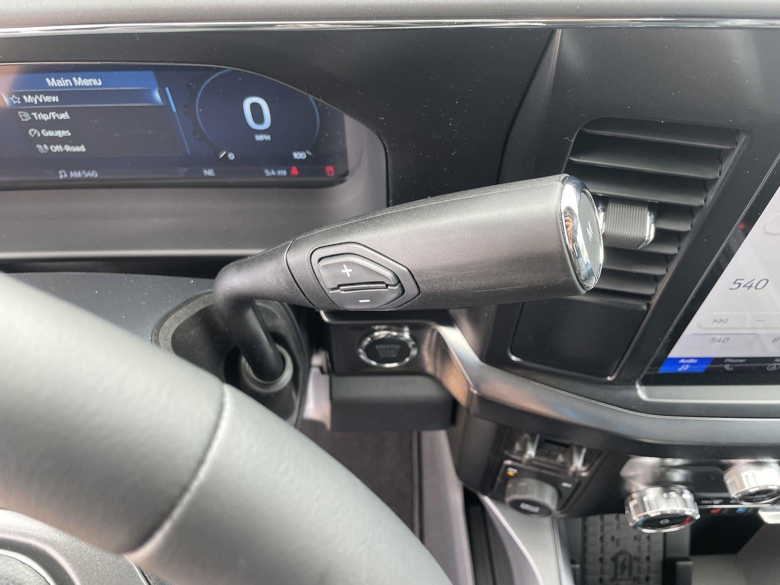 2026 Ford Super Duty F-350 DRW LARIAT
