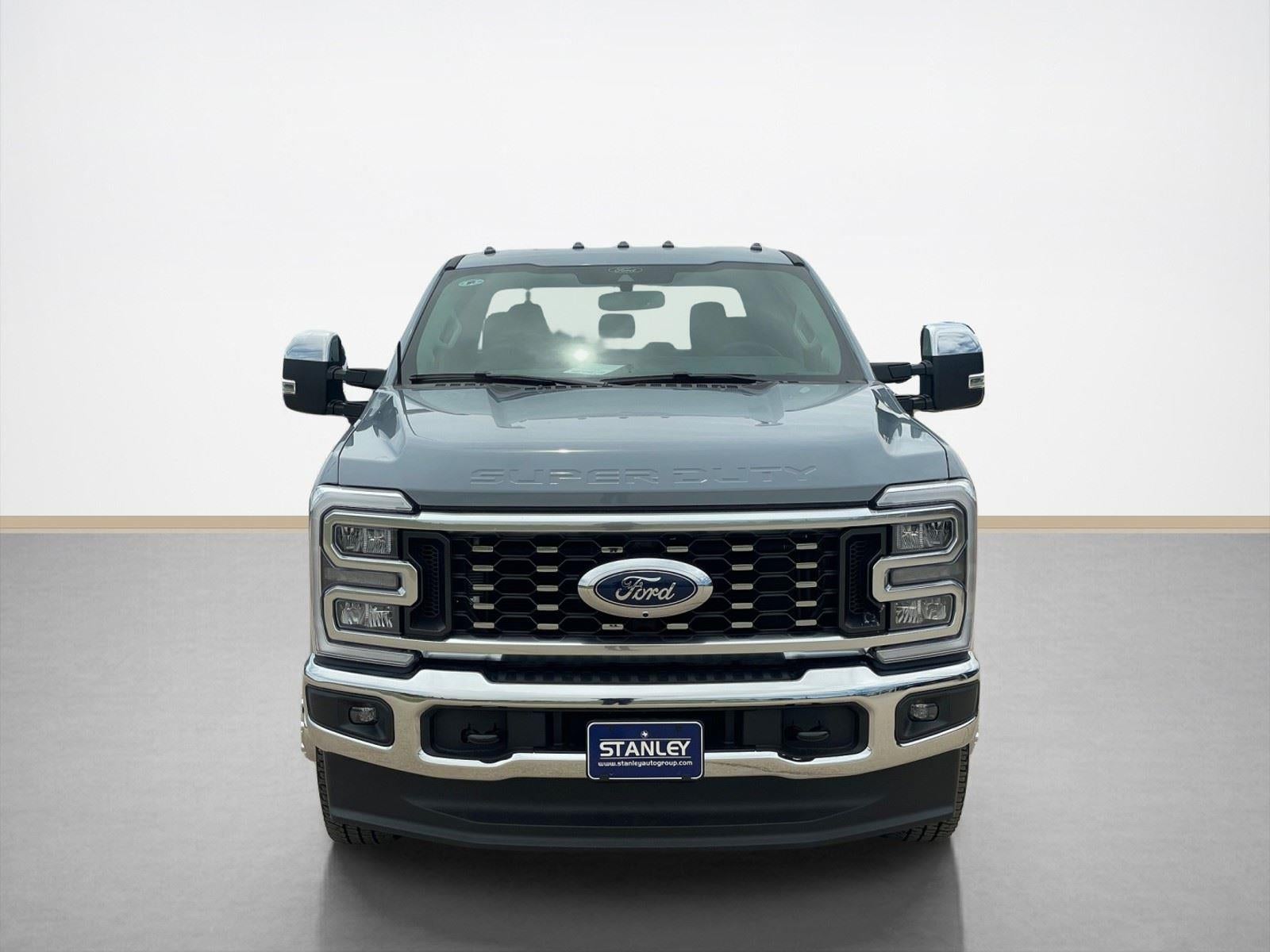 2026 Ford Super Duty F-350 DRW LARIAT