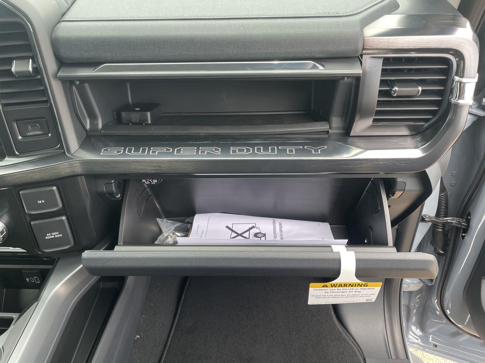 2026 Ford Super Duty F-350 DRW LARIAT