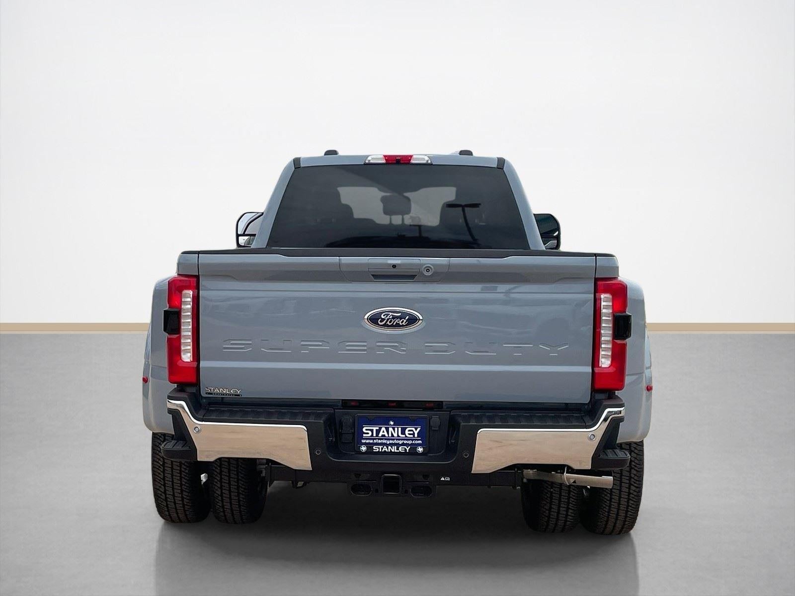 2026 Ford Super Duty F-350 DRW LARIAT