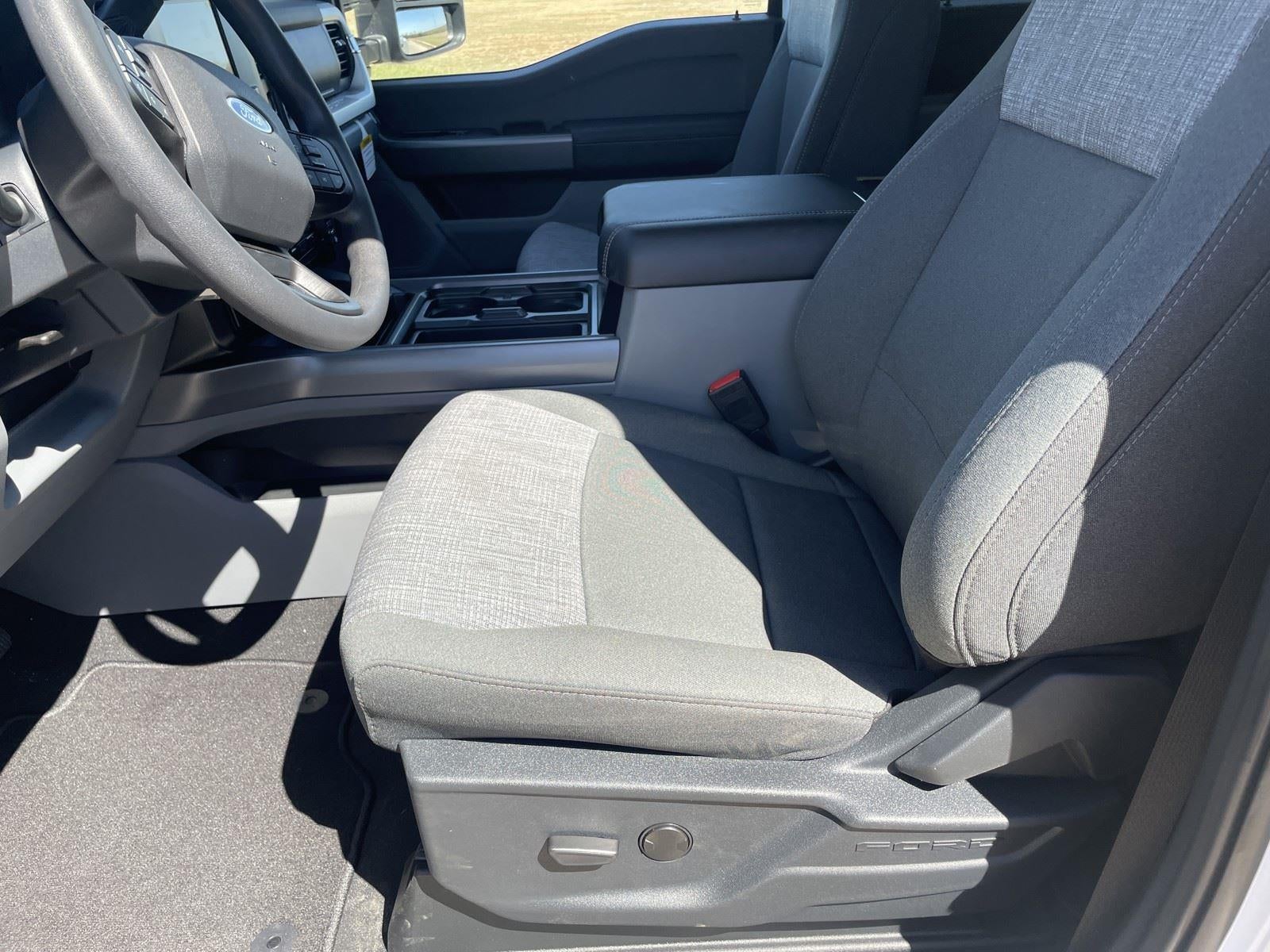 2026 Ford Super Duty F-350 DRW XLT