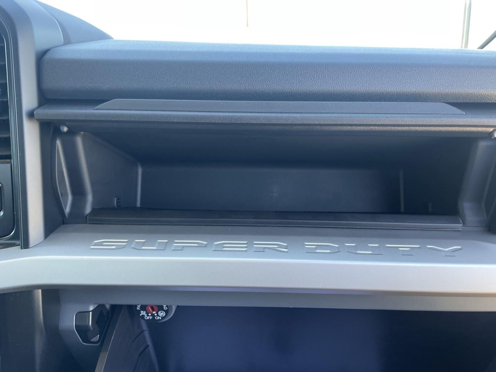 2026 Ford Super Duty F-350 DRW XLT