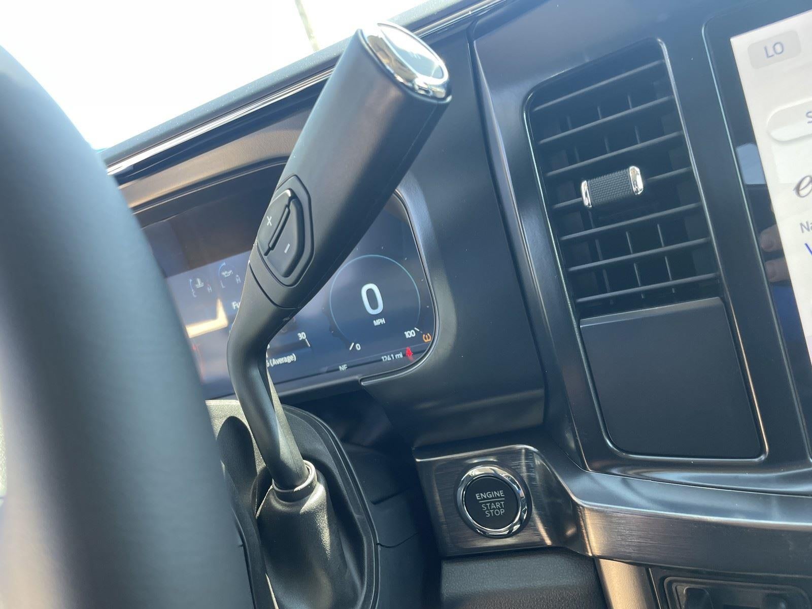 2026 Ford Super Duty F-350 DRW LARIAT