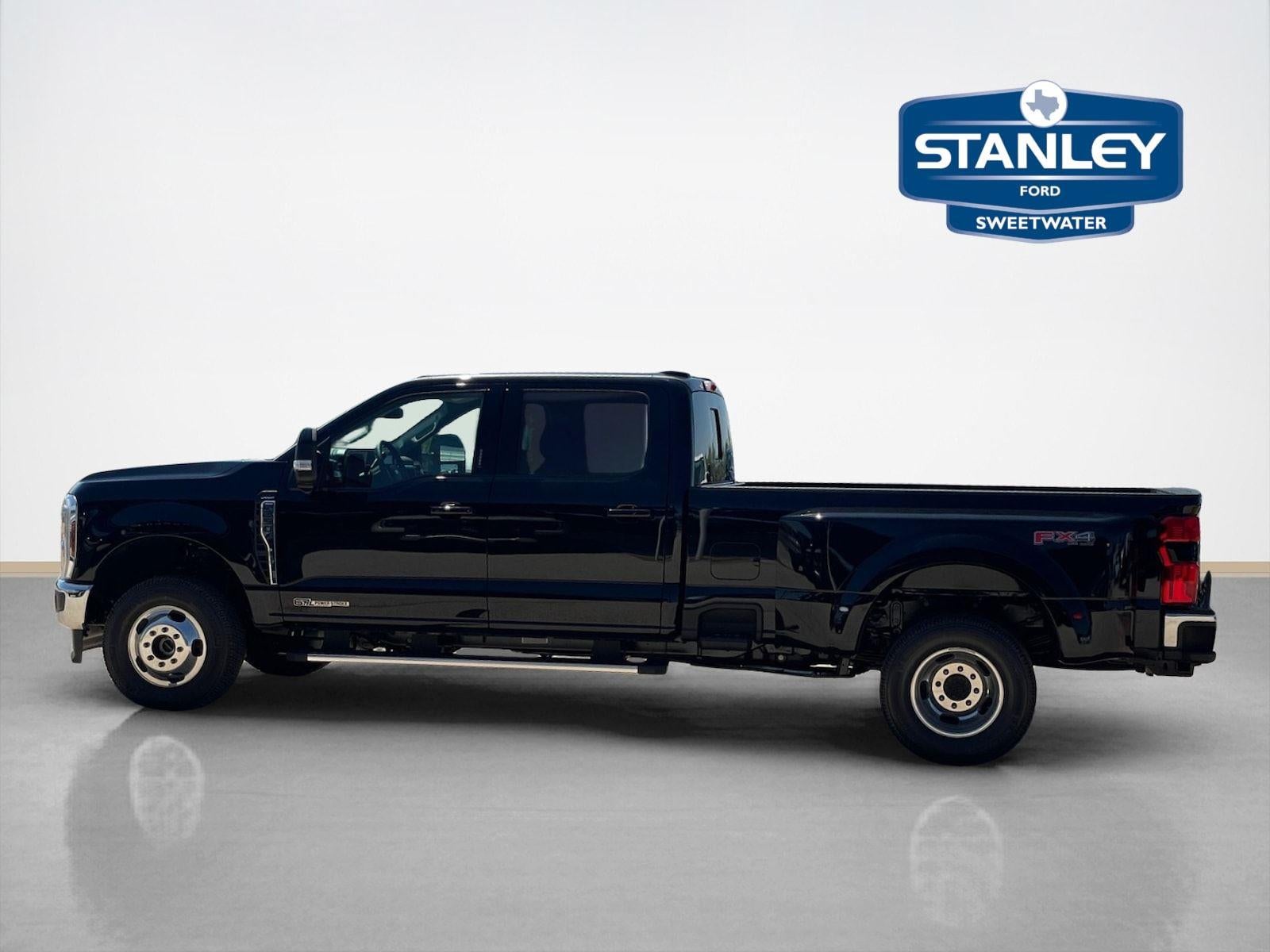 2026 Ford Super Duty F-350 DRW LARIAT