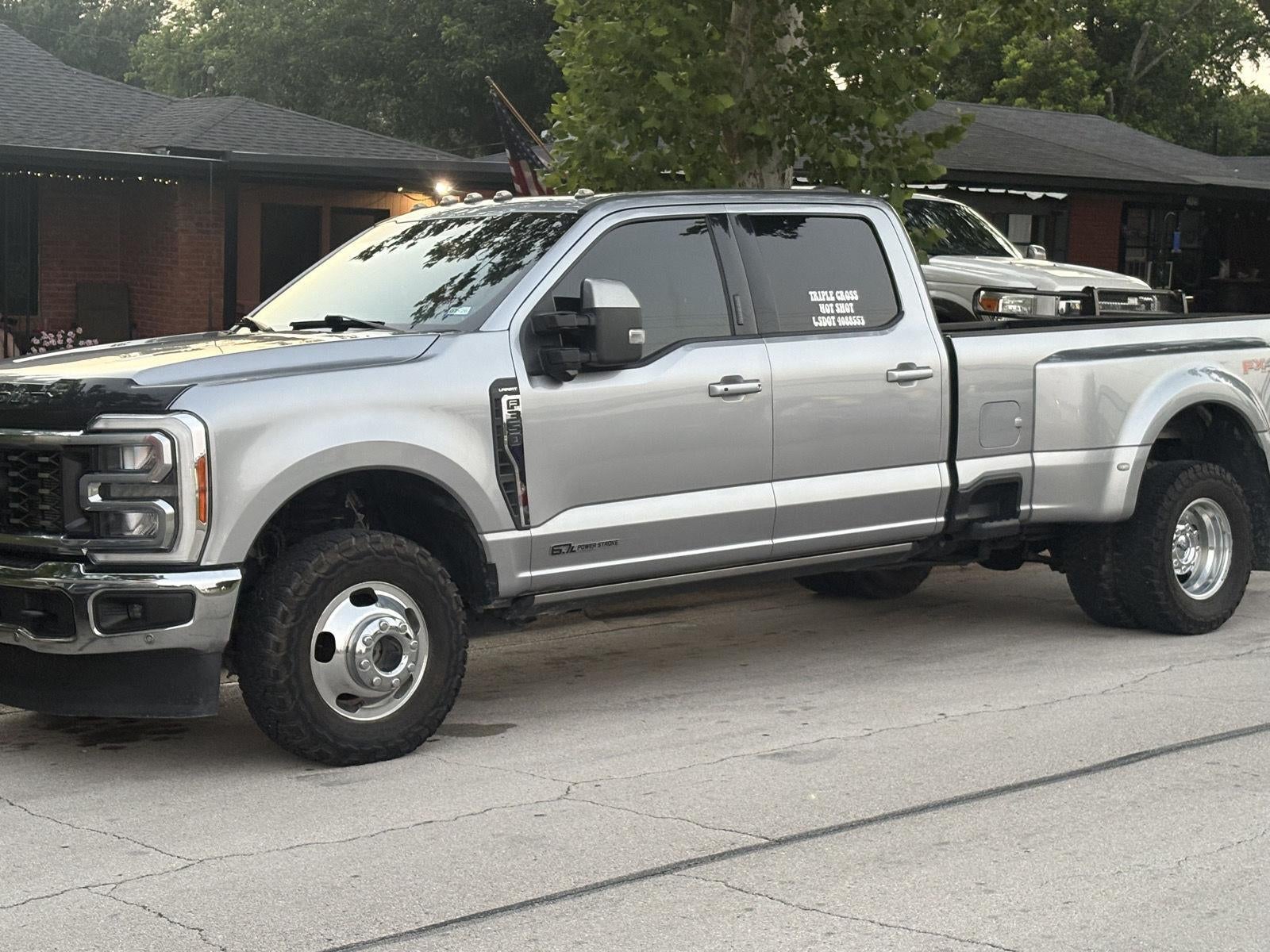 2023 Ford Super Duty F-350 DRW LARIAT