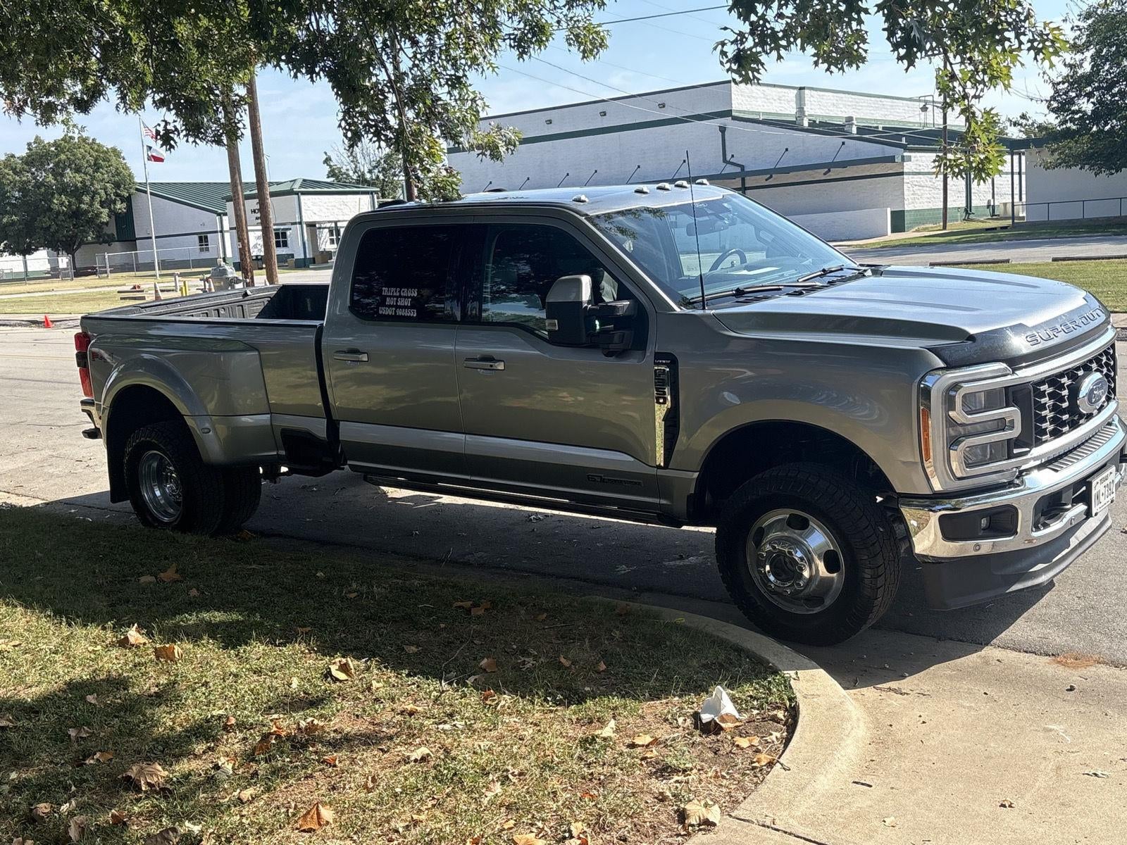 2023 Ford Super Duty F-350 DRW LARIAT