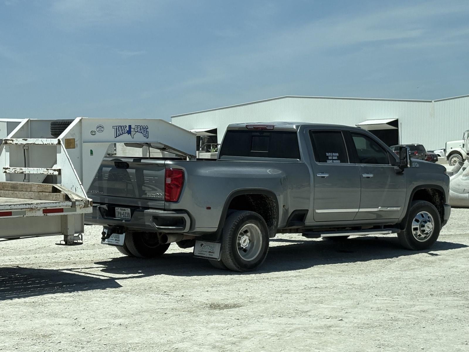 2023 Ford Super Duty F-350 DRW LARIAT