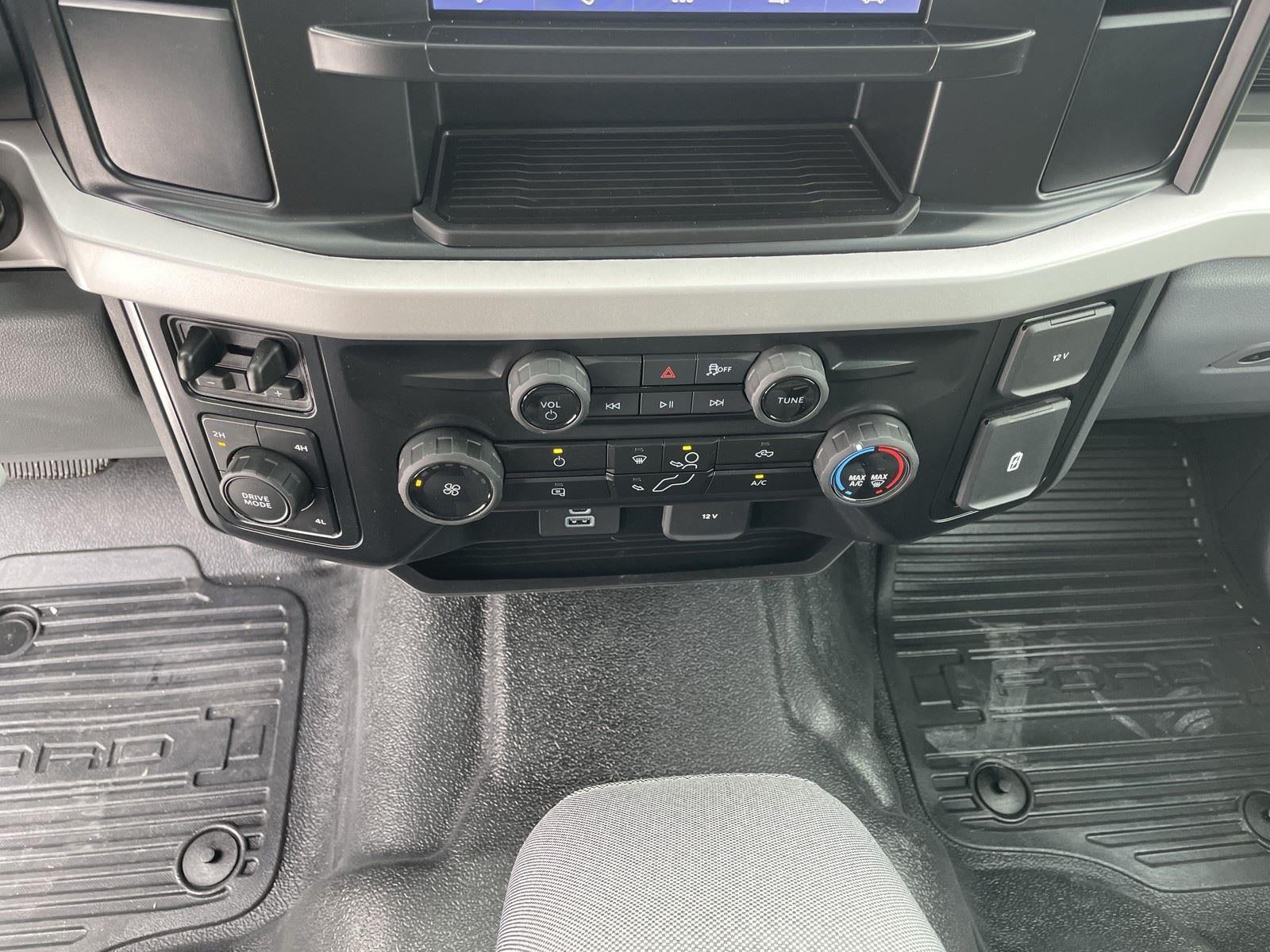 2026 Ford Super Duty F-350 DRW XL