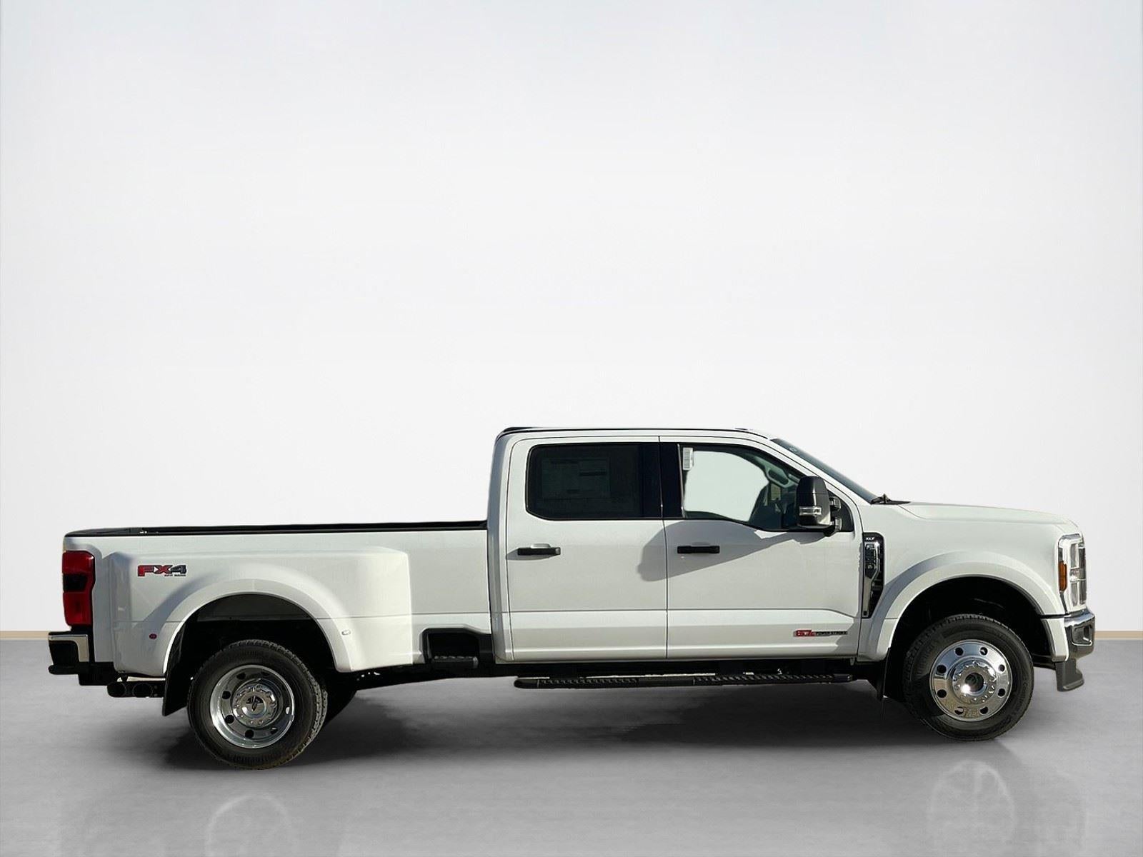 2026 Ford Super Duty F-450 DRW XLT