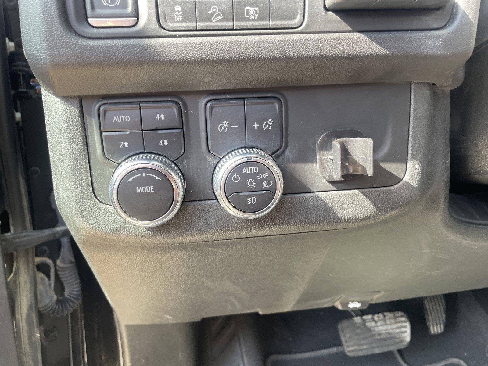 2024 GMC Yukon XL AT4