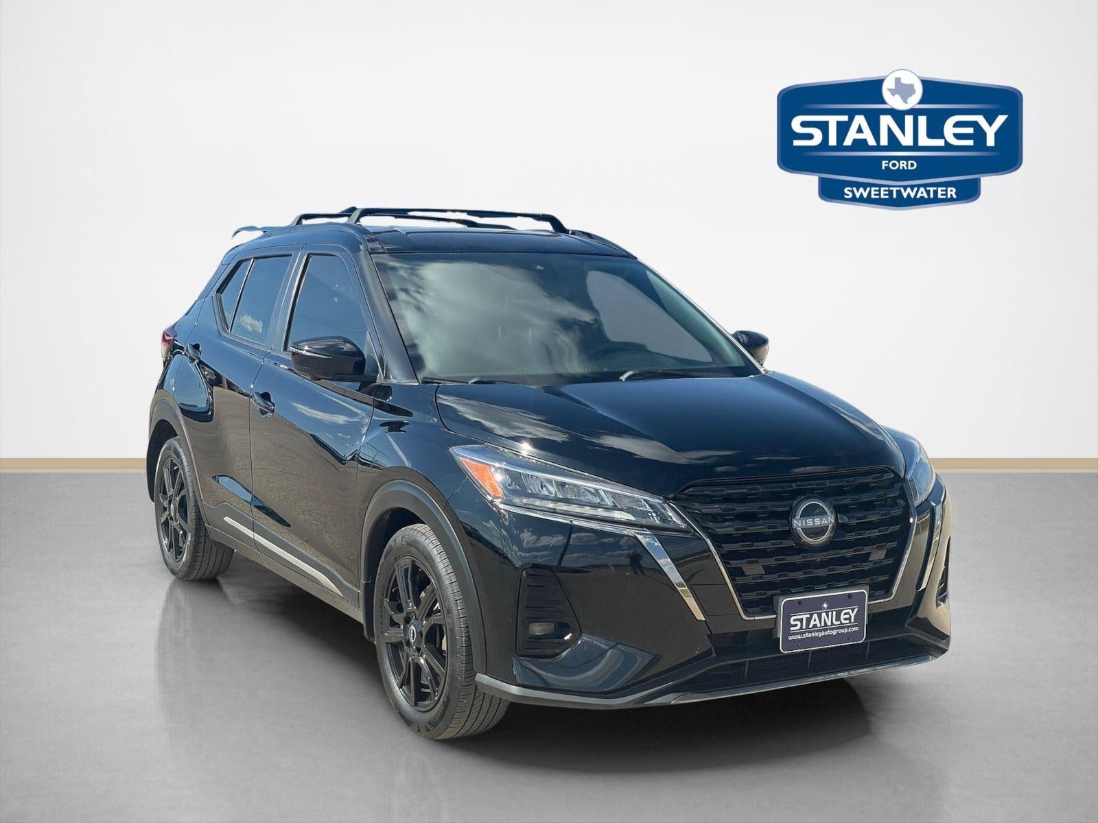 2022 Nissan Kicks SR