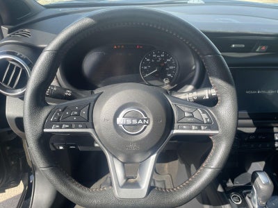 2022 Nissan Kicks SR