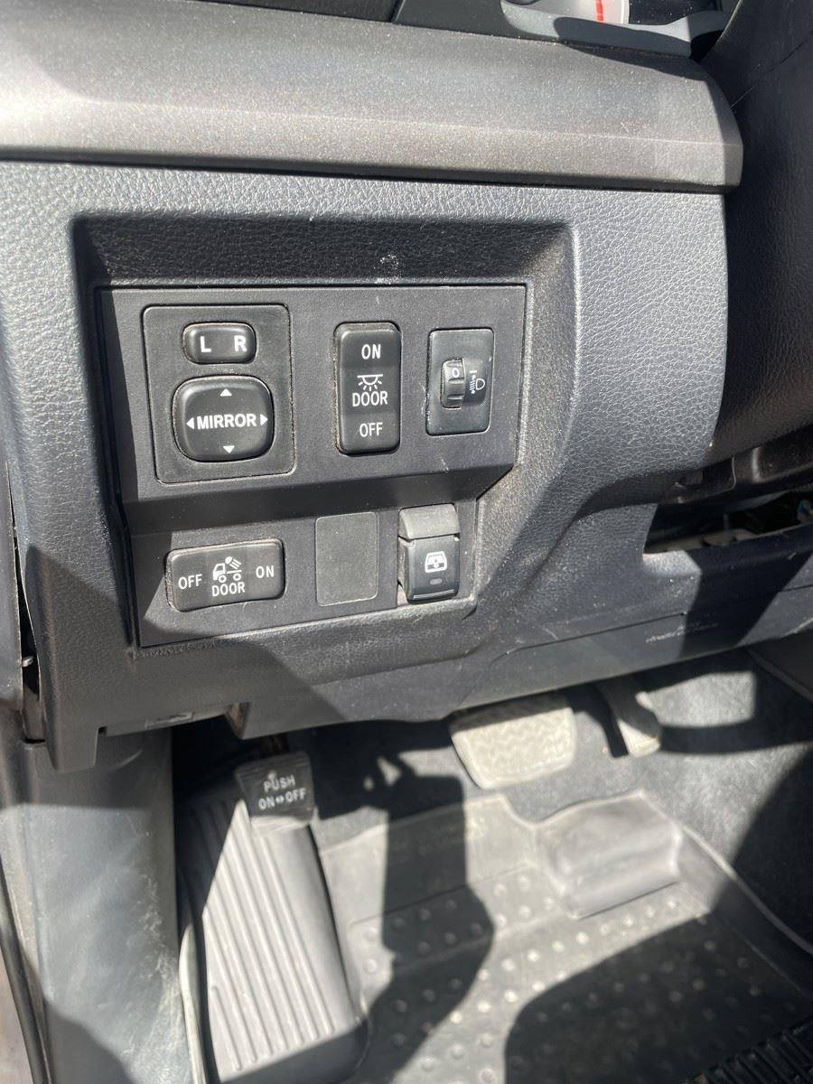 2017 Toyota Tundra SR5