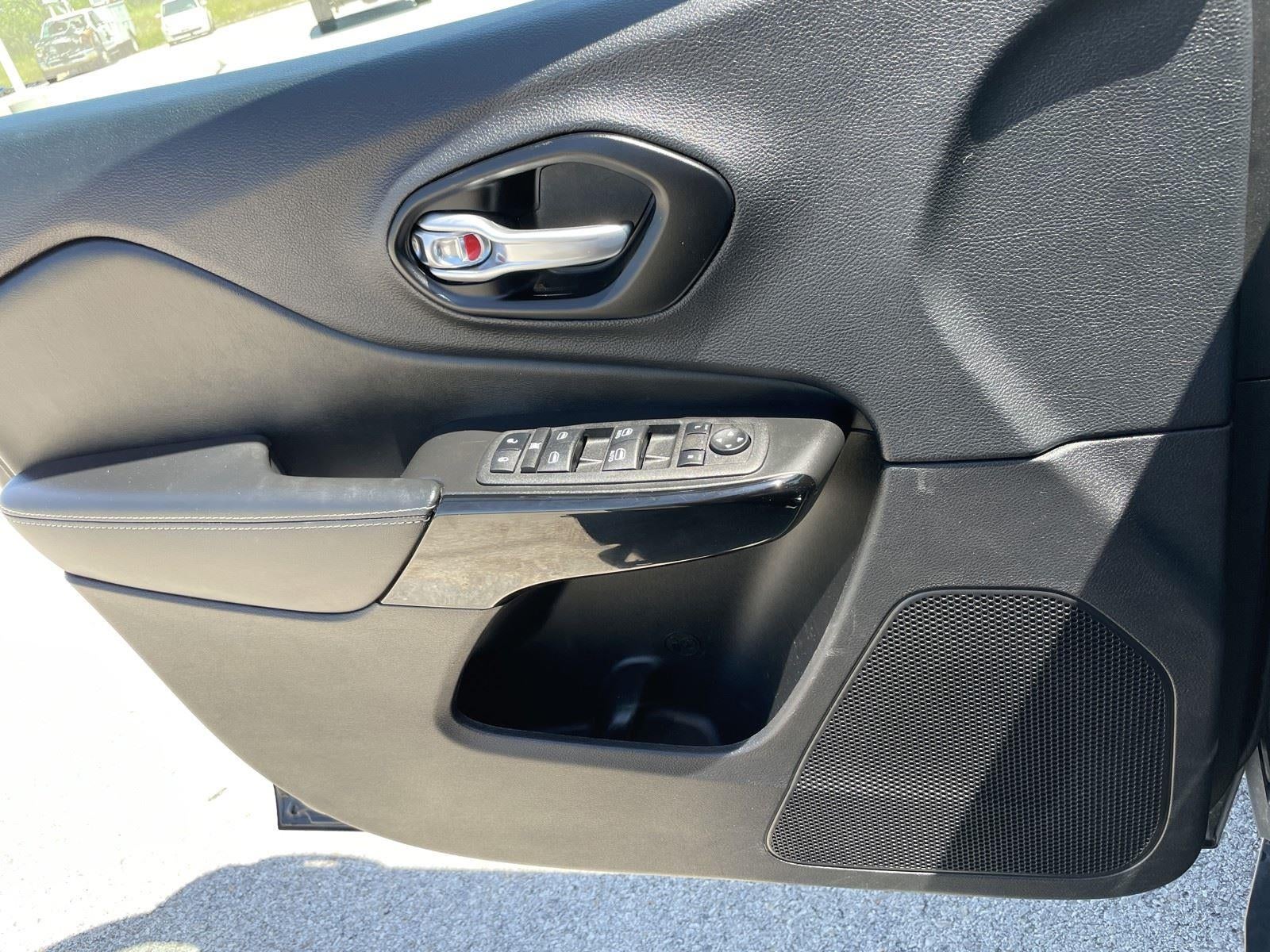 2023 Jeep Cherokee Altitude Lux