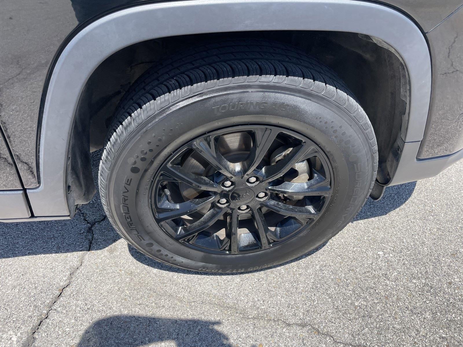 2023 Jeep Cherokee Altitude Lux